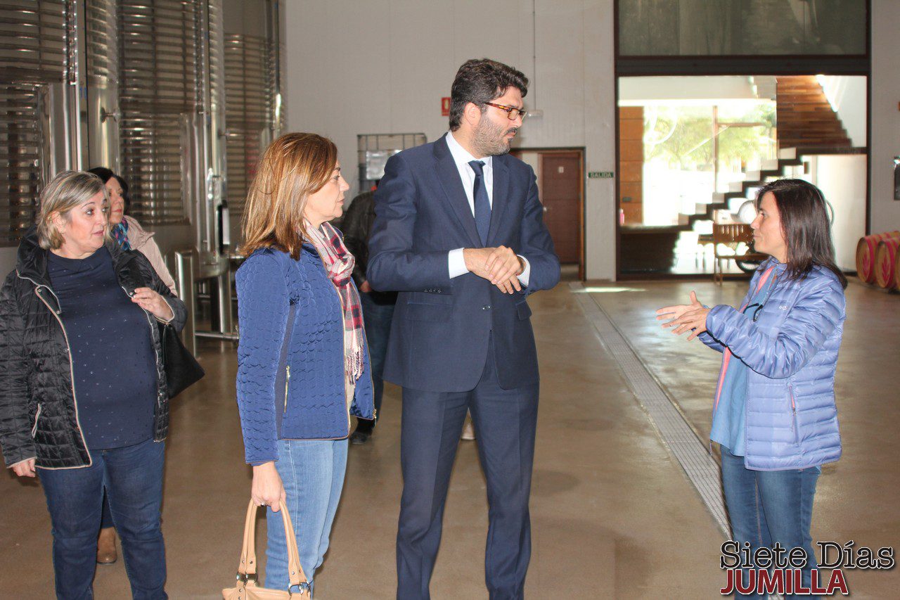 El director general de Turismo gira visita a Viña Elena para celebrar el Día del Enoturismo