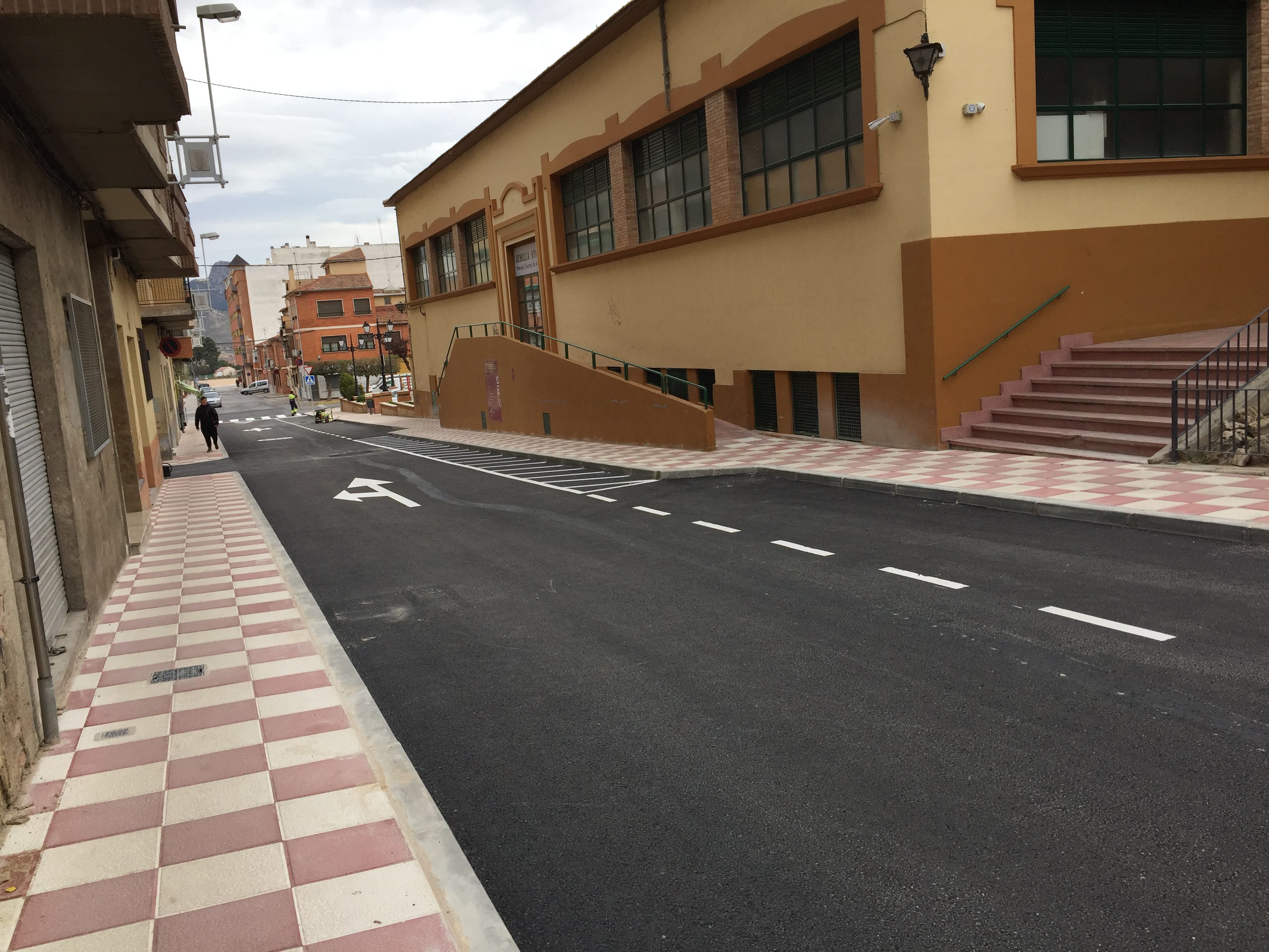 La calle Valencia ya es transitable tras finalizar las obras de renovación