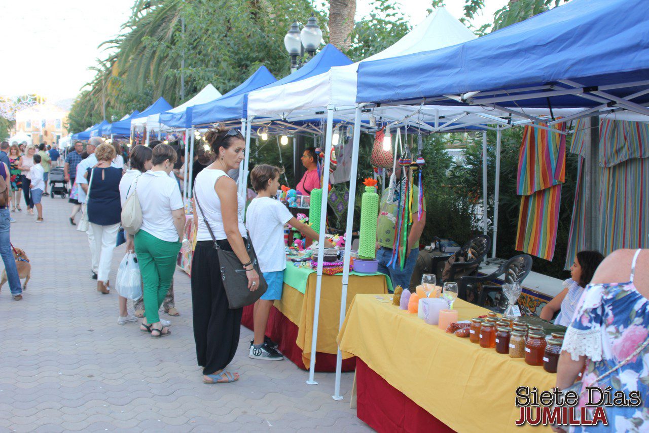 Los artesanos celebraron su Mercado Artesanal de Feria