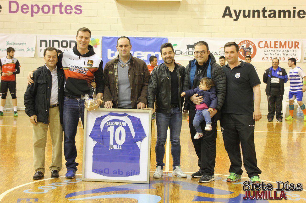 El Club Balonmano Jumilla homenajeó a Jesús Montoya