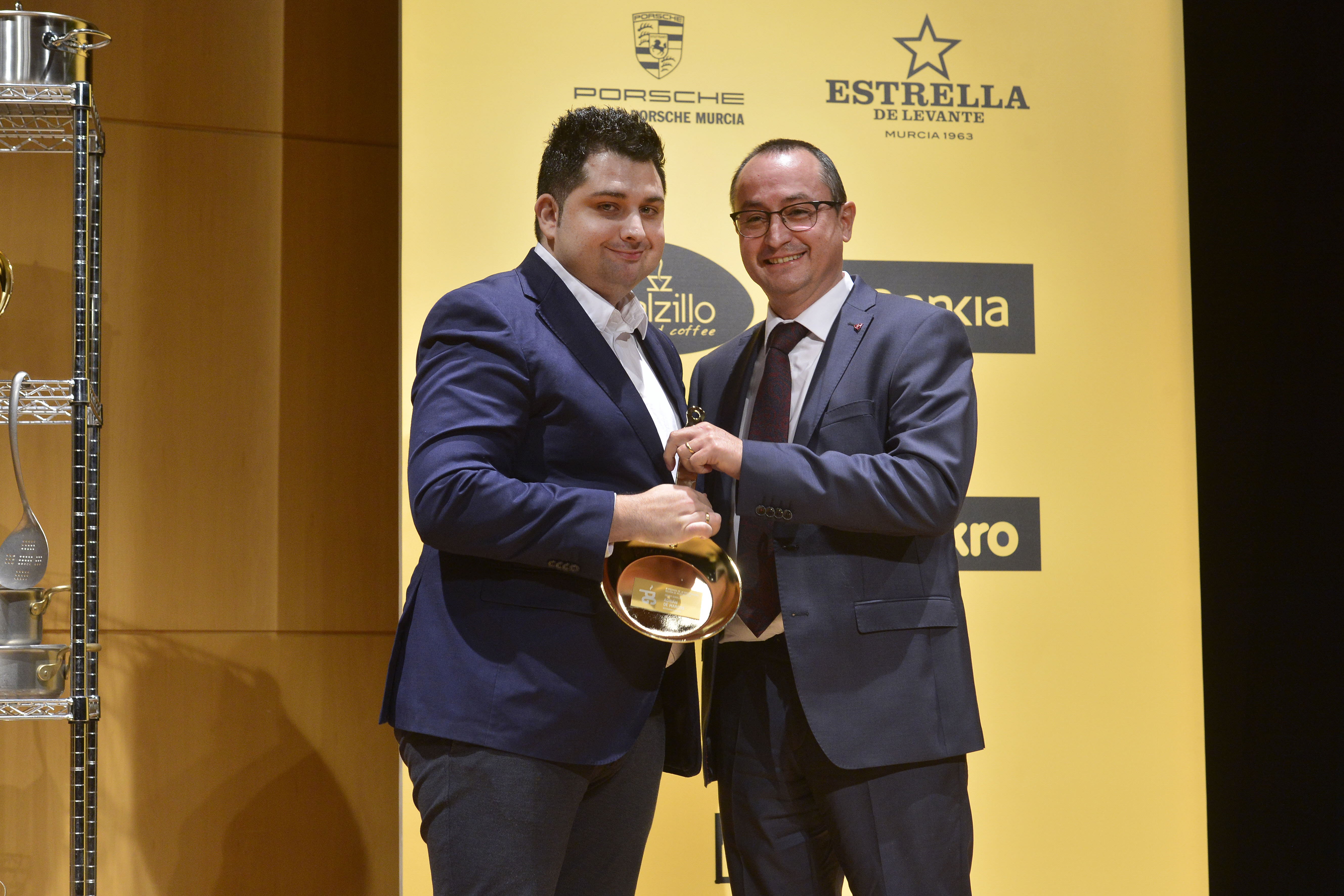 Bodegas Juan Gil reconoce al Mejor Sumiller en los Premios de la Gastronomía de Murcia