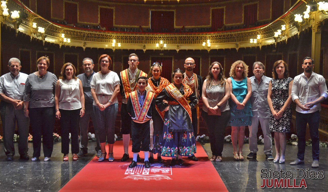 Los nuevos Vendimiadores Mayores e Infantiles, presentados en el Teatro Vico