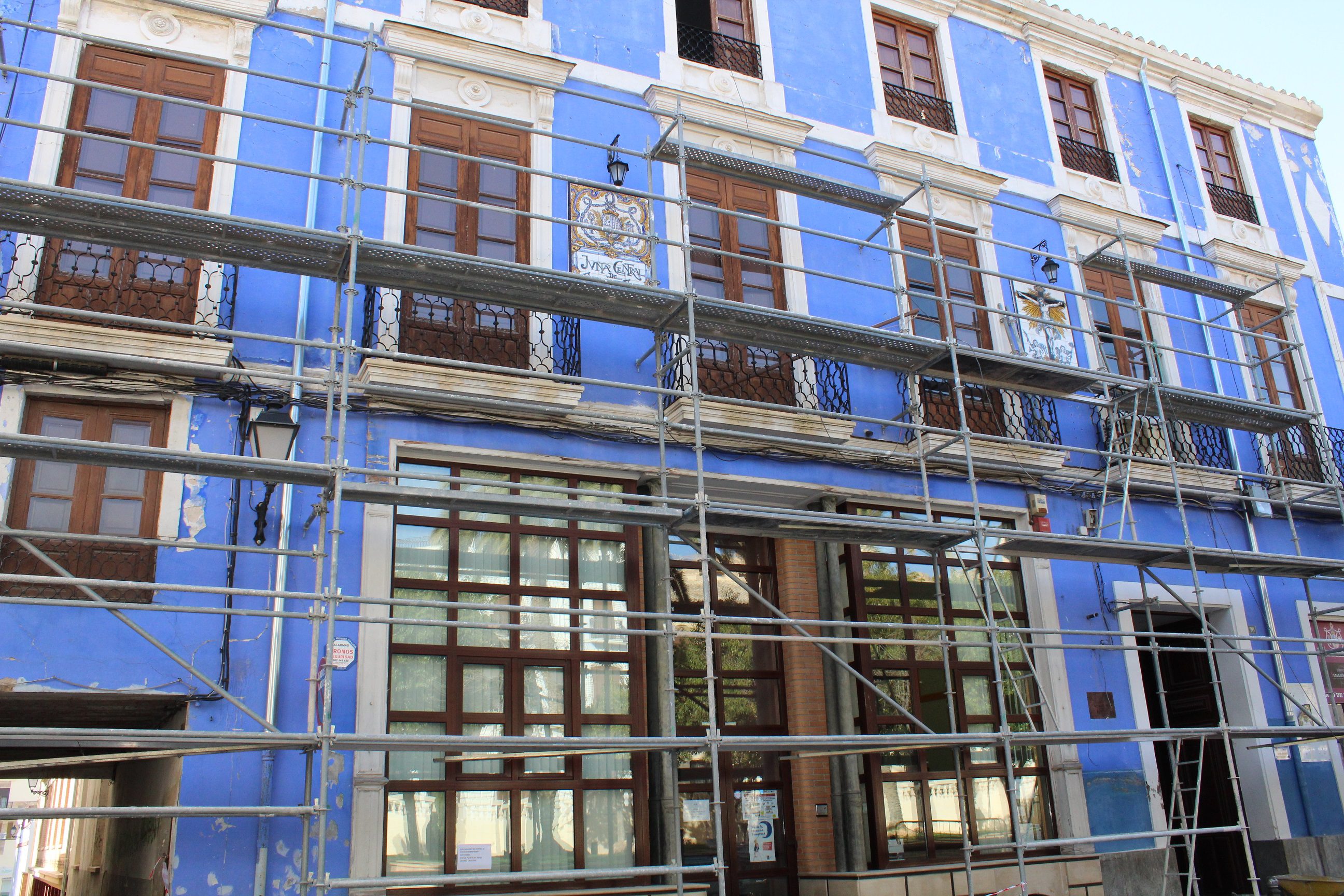 Comienzan las obras para arreglar la cubierta del Edificio Azul