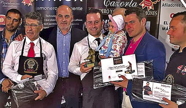 Pablo Martínez se trajo el título de “Cortador de Oro 2016”  a Jumilla, desde Granada