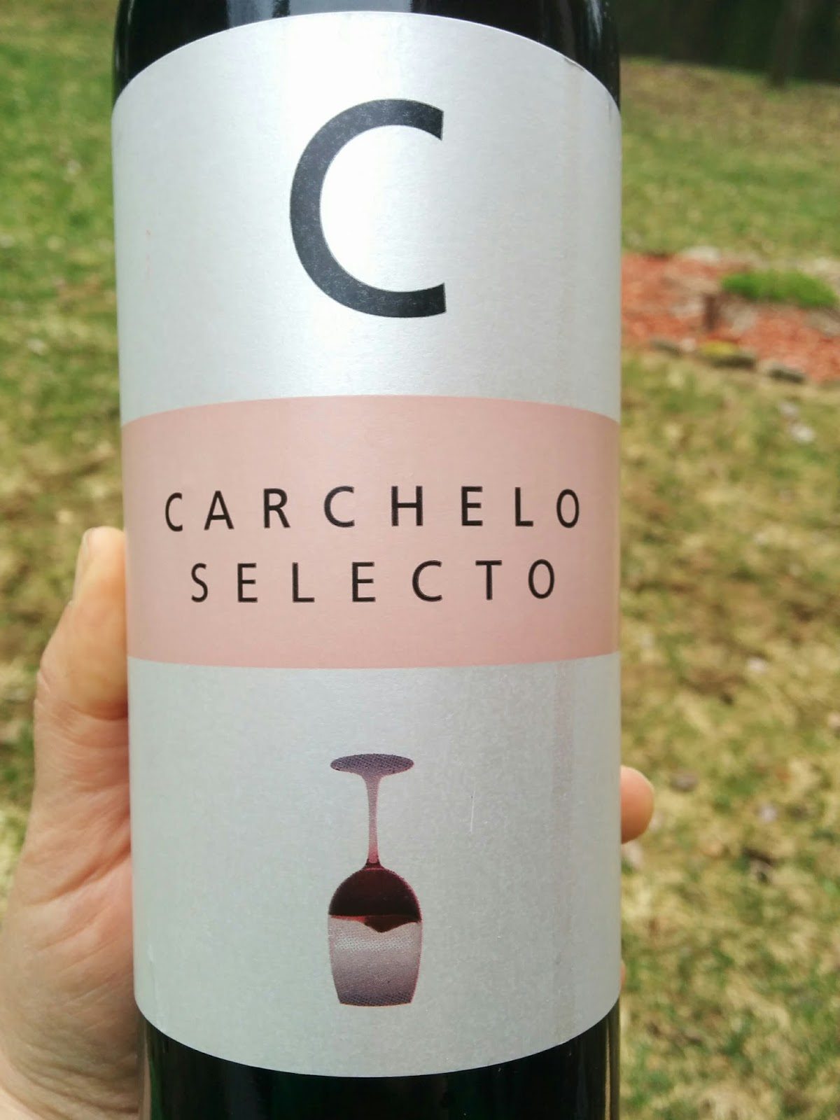 El blog ABC del Vino afirma sobre Carchelo Selecto Crianza que es “Un gran vino para enamorarse de Jumilla”