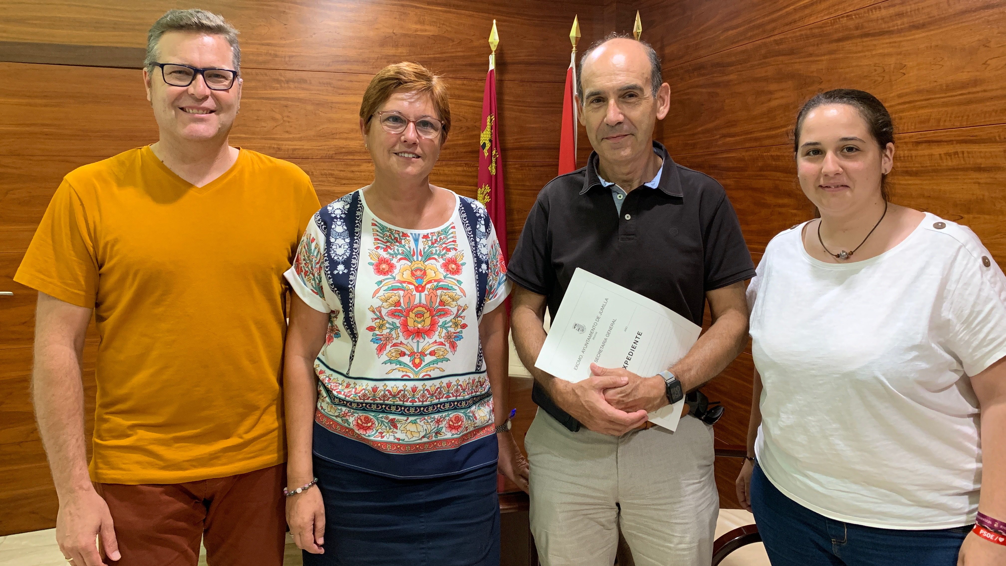La JCHSS recibe 35.000 euros mediante convenio firmado con el Ayuntamiento
