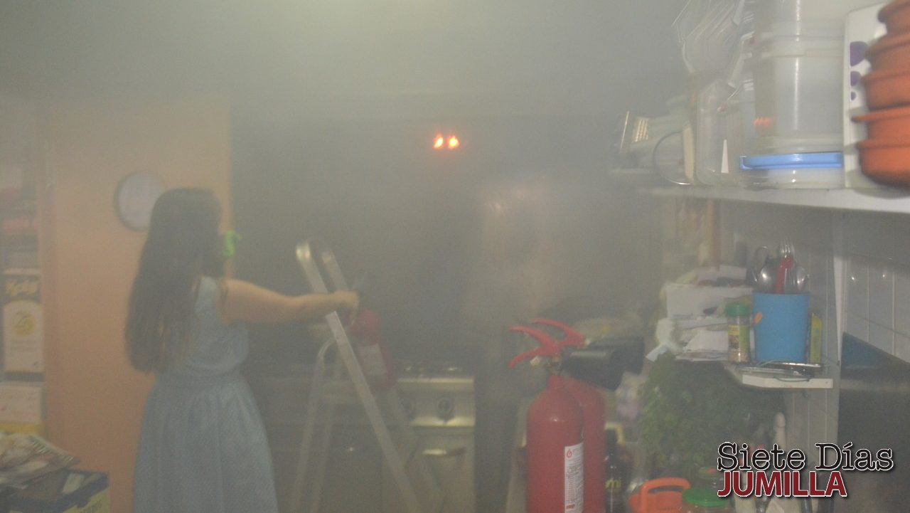 Un incendio en el Centro Roque Baños obliga a desalojar el edificio