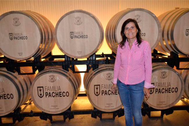 La jumilana Elena Pacheco, de Bodegas Viña Elena, ha resultado ganadora del premio Empresaria del Año que concede la Organización de Mujeres Empresarias y Profesionales, OMEP.