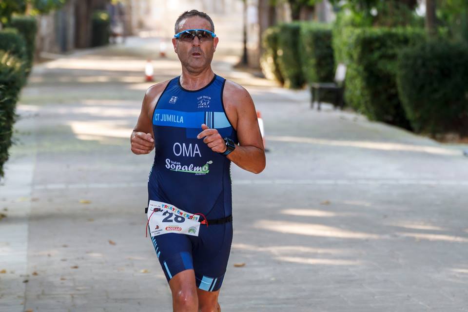 Antonio Oma sube al tercer escalón del podio en el 8º Triatlón Cross Villa de Caudete