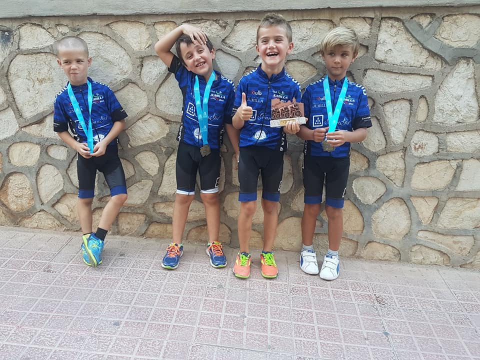 José Miguel Tomás se trae de Agost el primer podio de la Escuela de Ciclismo Jumilla