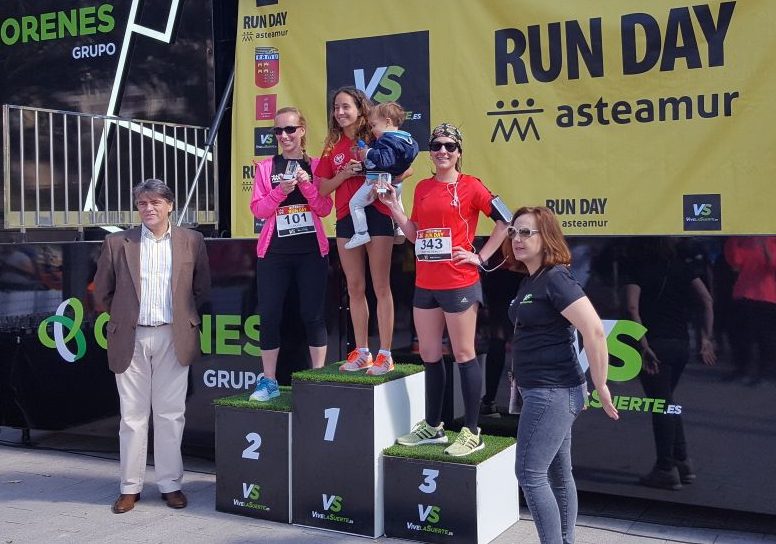 Maribel Santos sube al tercer escalón del podio del Asteamur Run Day 2018