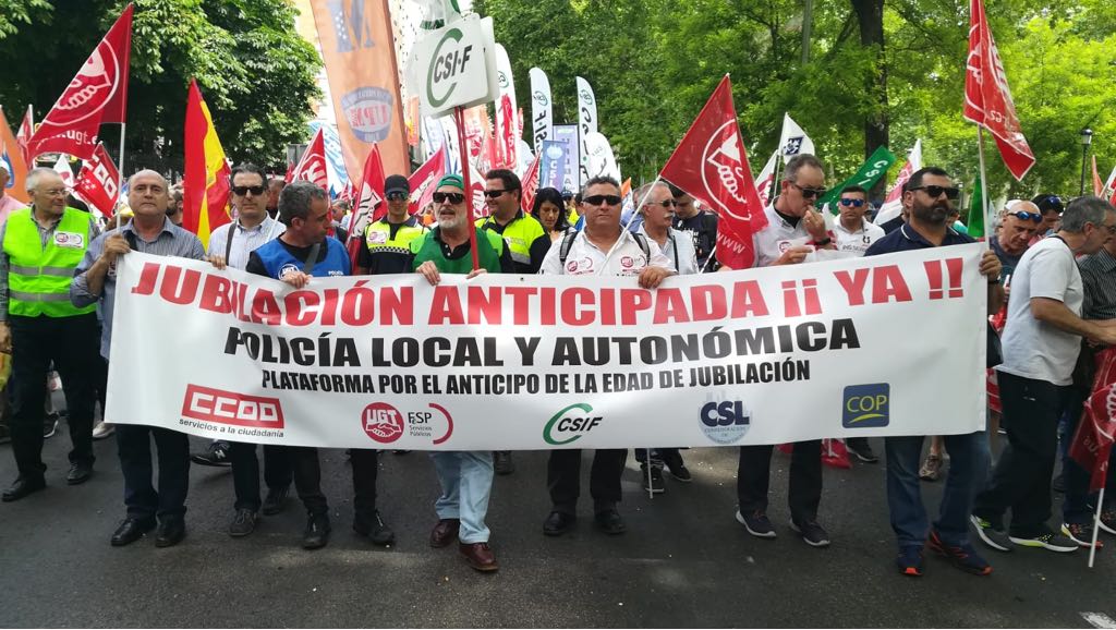 Policías de Jumilla se desplazaron a Madrid para manifestarse a favor de la aprobación de su jubilación anticipada
