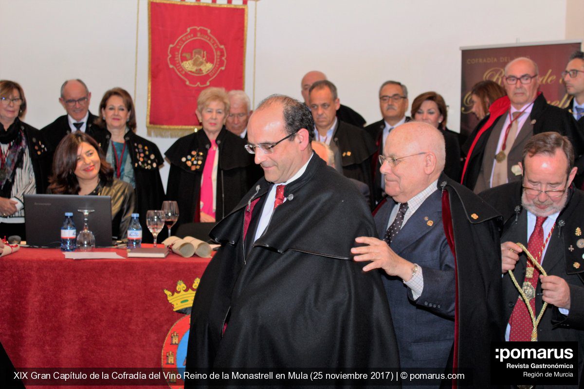 Juan Miguel Benítez es investido Cofrade de Honor de la Monastrell