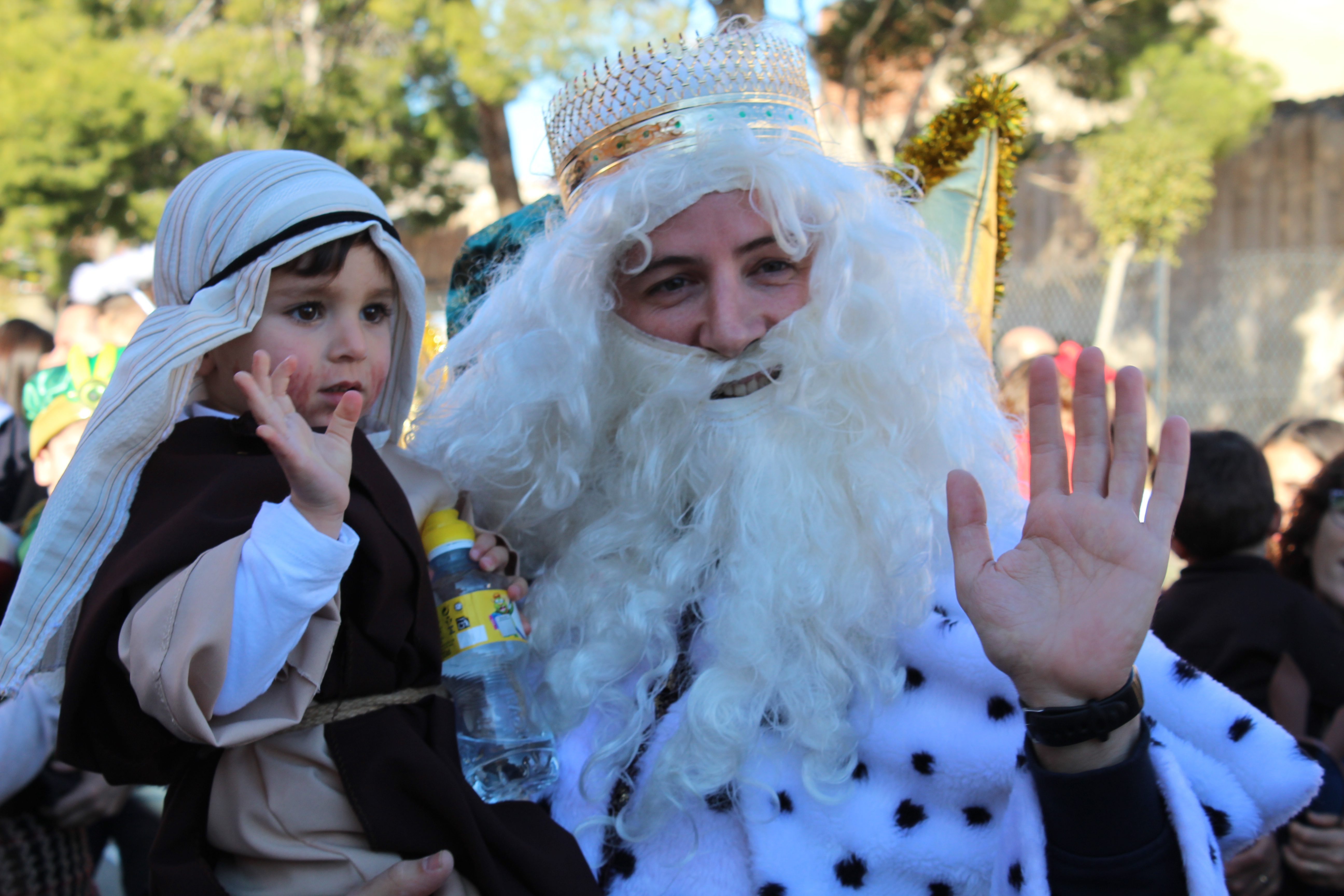 Los Reyes Magos ya han comenzado su viaje y pasaron por Jumilla para visitar el CAI