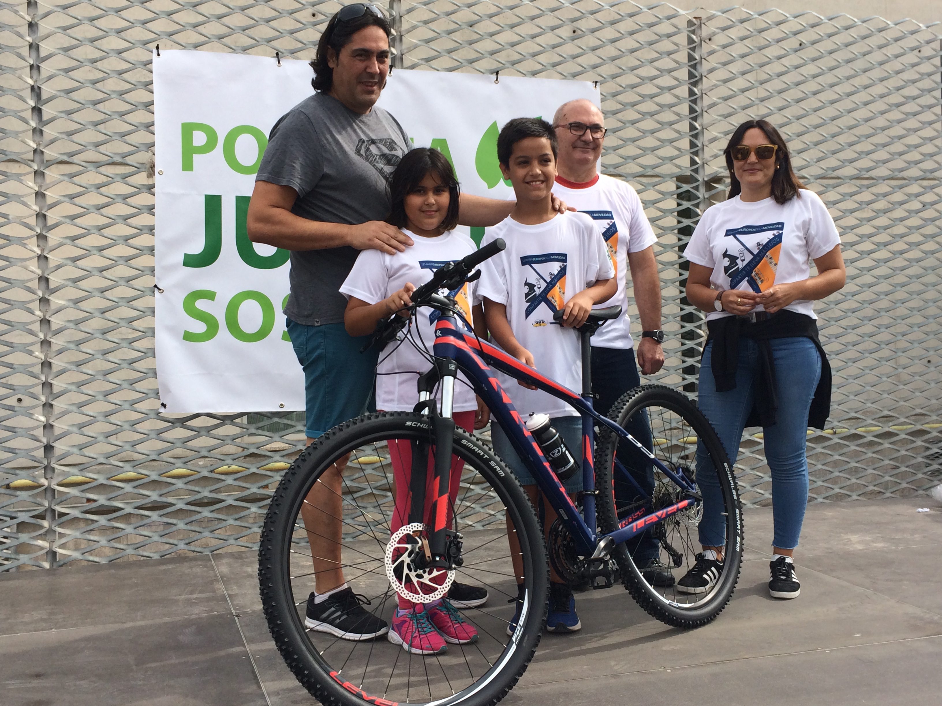 Pedro Ruiz gana la bicicleta sorteada en la campaña de la Semana de la Movilidad