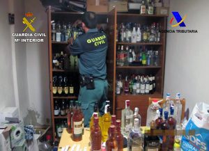 20161028-op-licor-alcohol-ilegal-gc-y-aeat-06