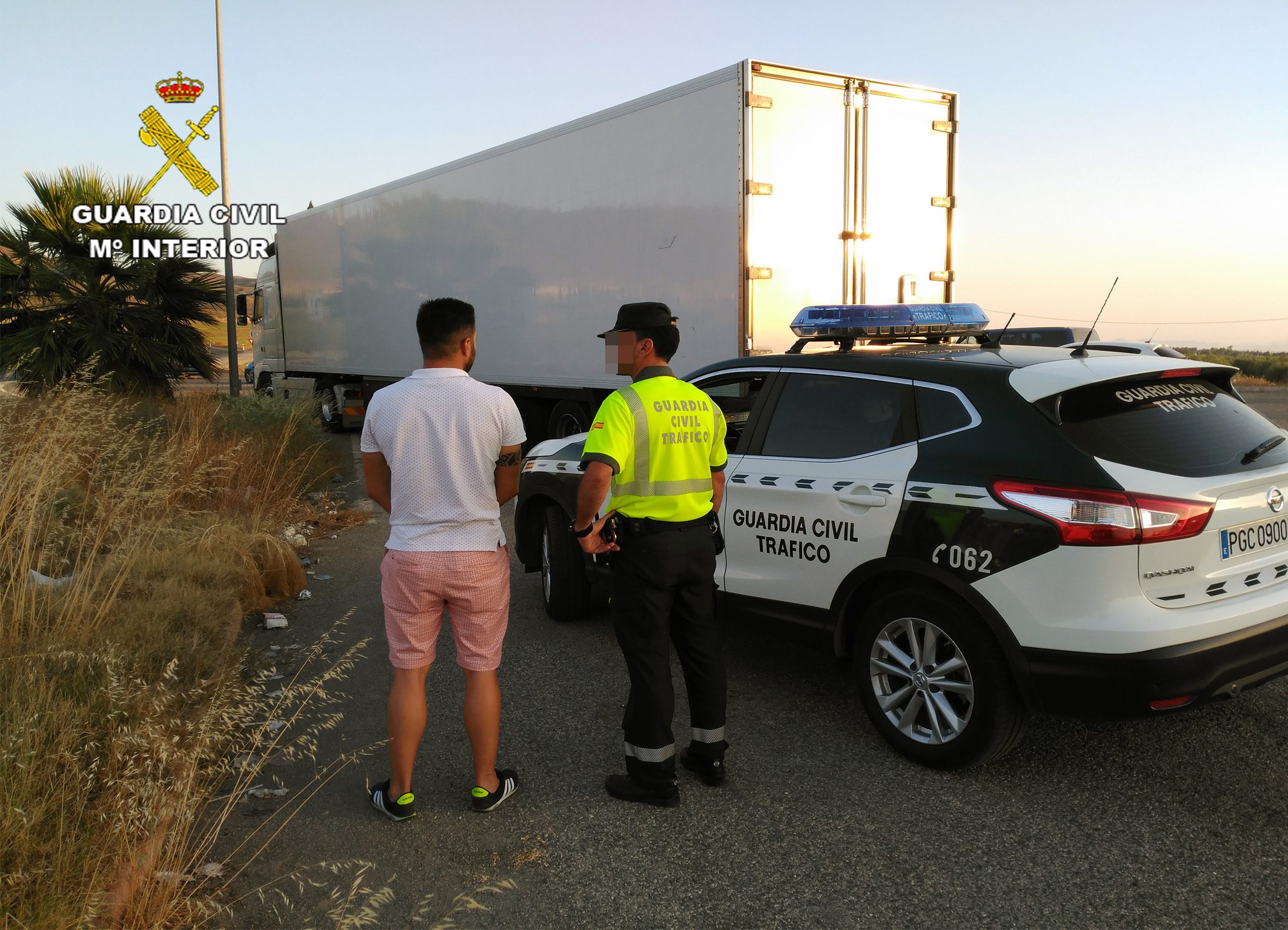 La Guardia Civil intercepta dos vehículos pesados, uno en Jumilla y otro en Mazarrón, cuyos conductores conducían bajo los efectos de sustancias estupefacientes