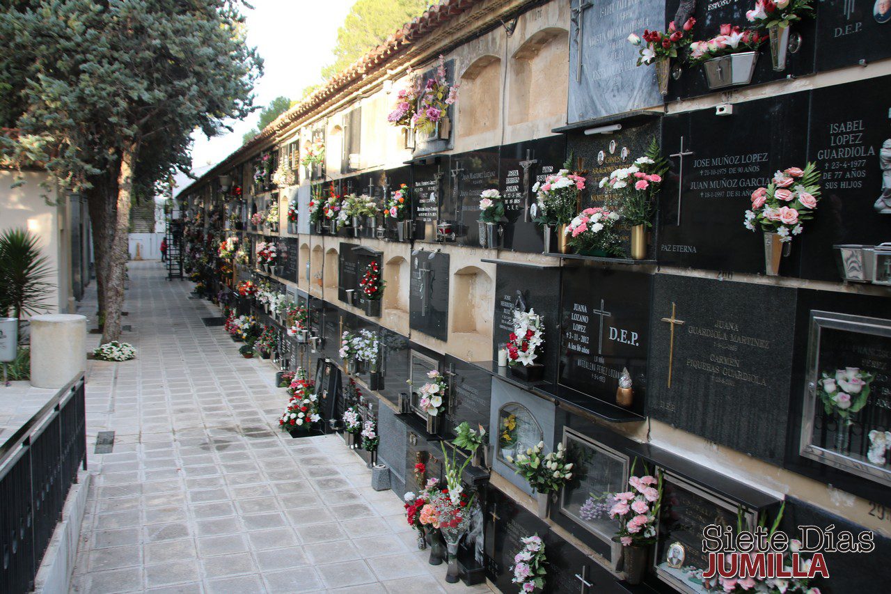 El cementerio municipal adapta su horario de tarde a partir del día 20