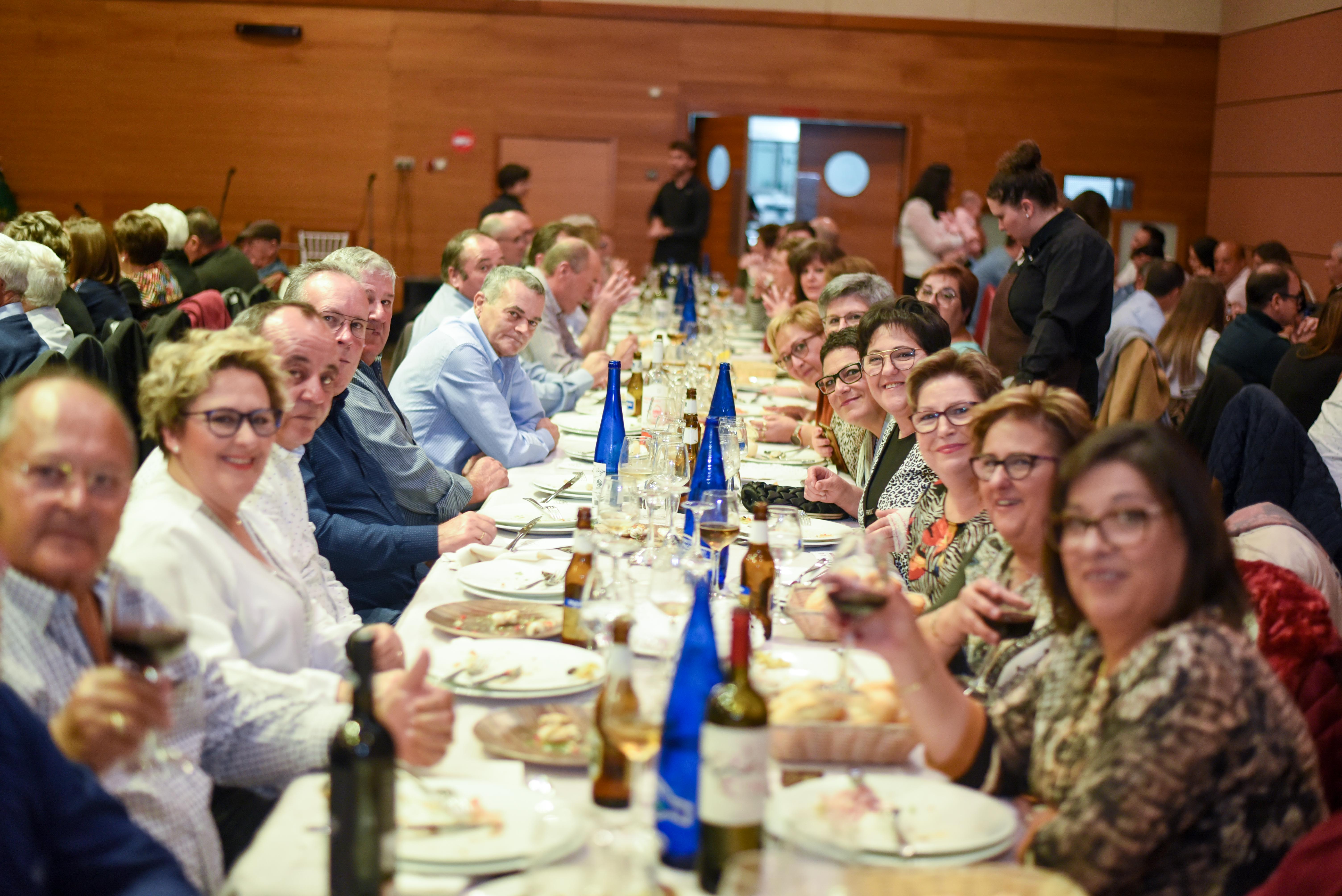 AMFIJU clausura sus jornadas con una multitudinaria cena