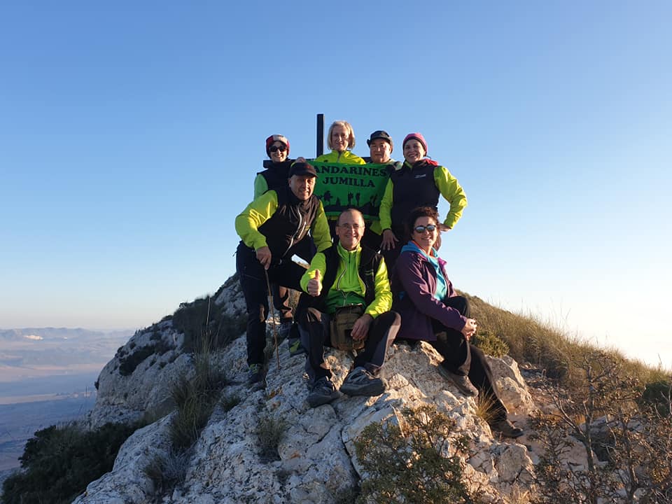 El grupo Andarines Jumilla inaugura el 2020 ascendiendo a la Sierra del Buey