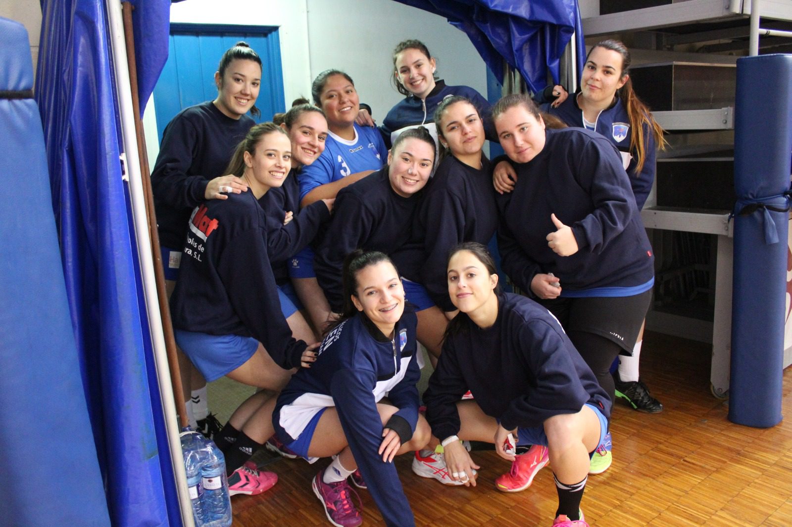 Un punto revitalizador para las chicas frente al Balonmano Águilas