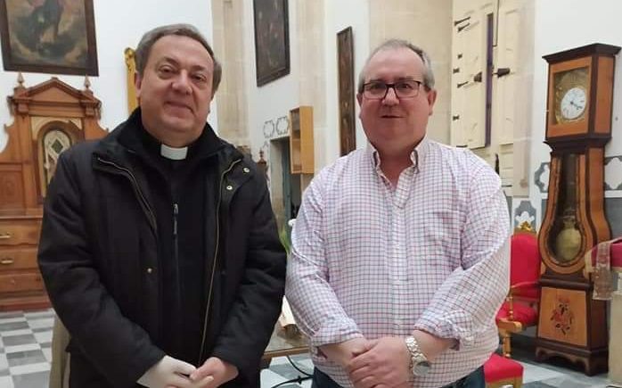 La Asociación de Tambores dona la cantidad de 500 euros para el órgano de Santiago