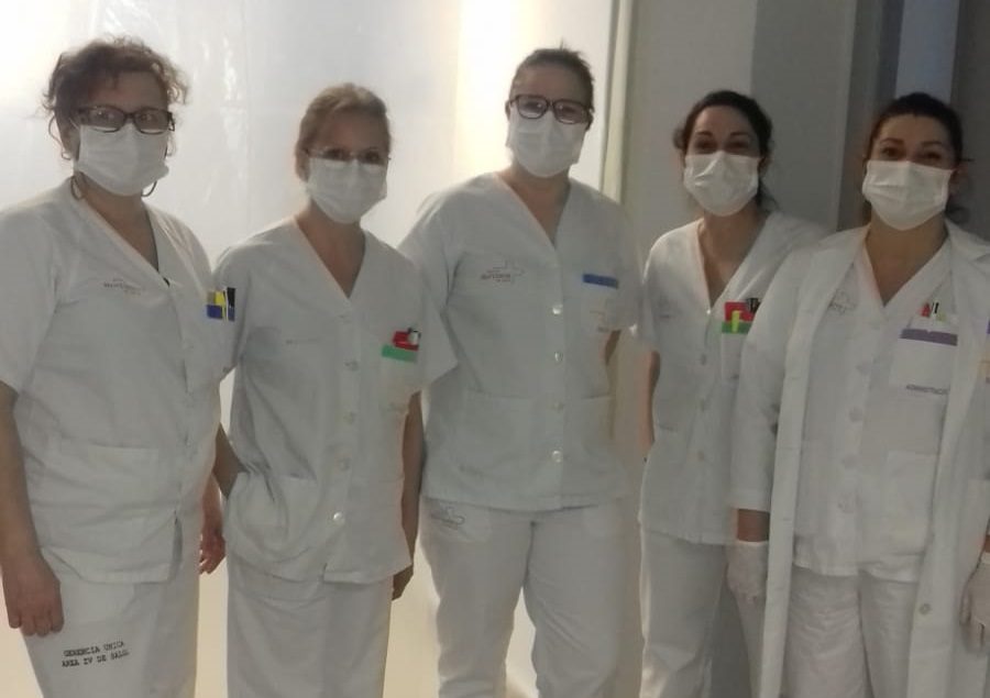 Enfermeras del Hospital de Yecla: «Sentimos impotencia, miedo y tristeza, pero vemos la esperanza y  gratitud de la gente”
