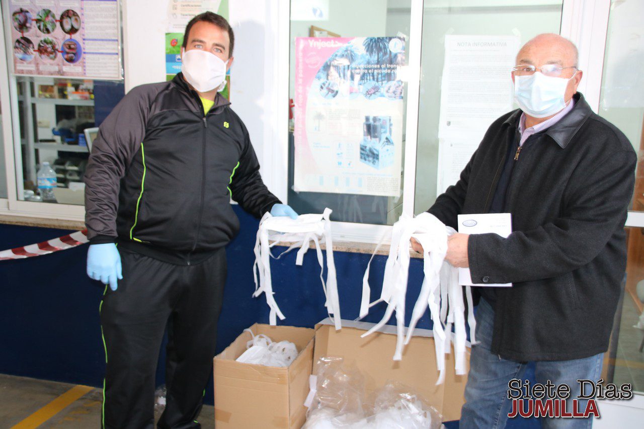 Coag y Agrícola Jumillana distribuyen mascarillas donadas por empresas de Yecla