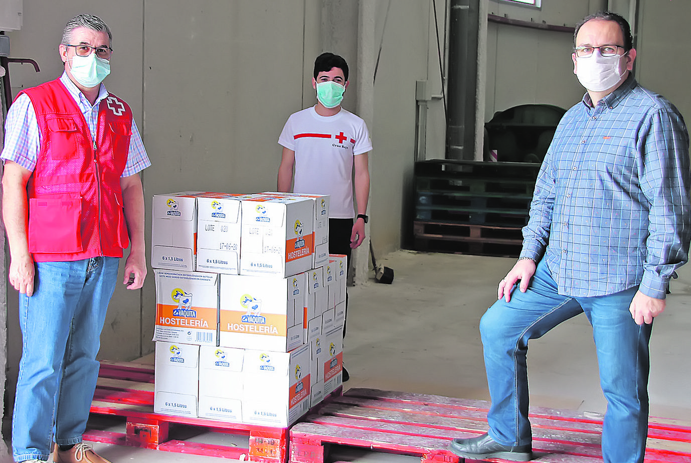 Siete Días Jumilla dona 600 litros de leche a entes sociales