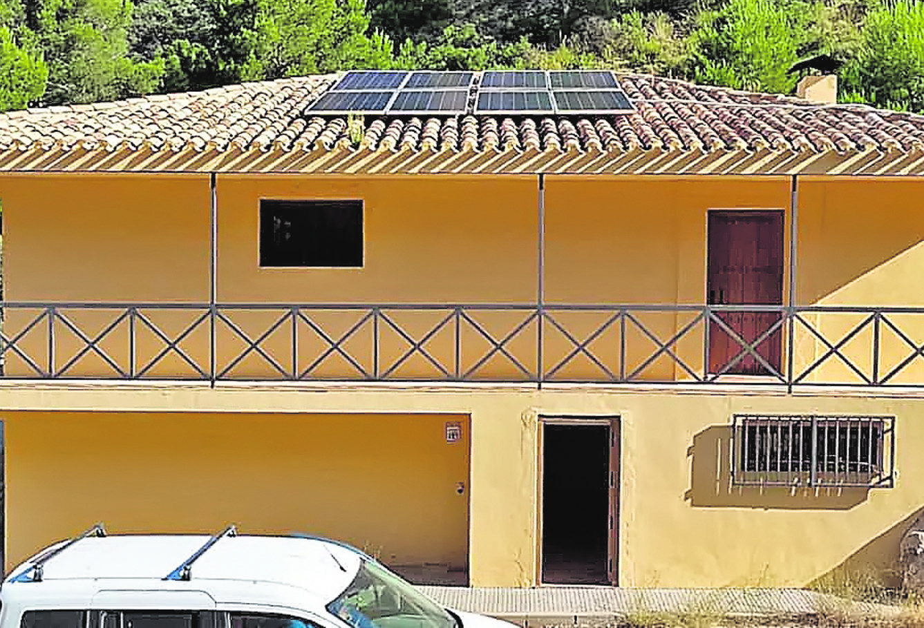 El albergue del Carche cuenta ya con un sistema de generación de energía fotovoltaica