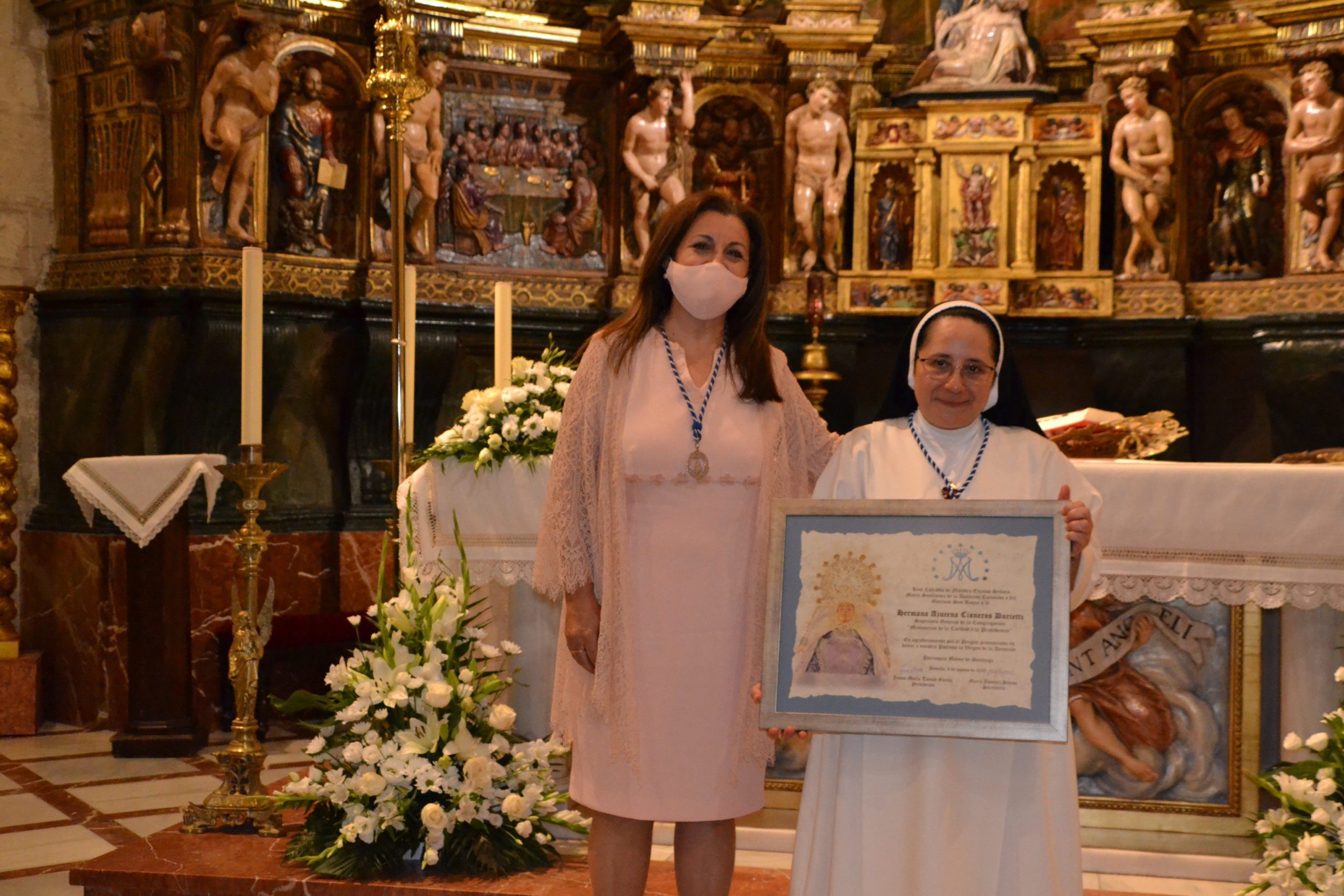 Azucena Cisneros pregona a la Virgen: “Mirad al cielo, vivid en el paraíso”