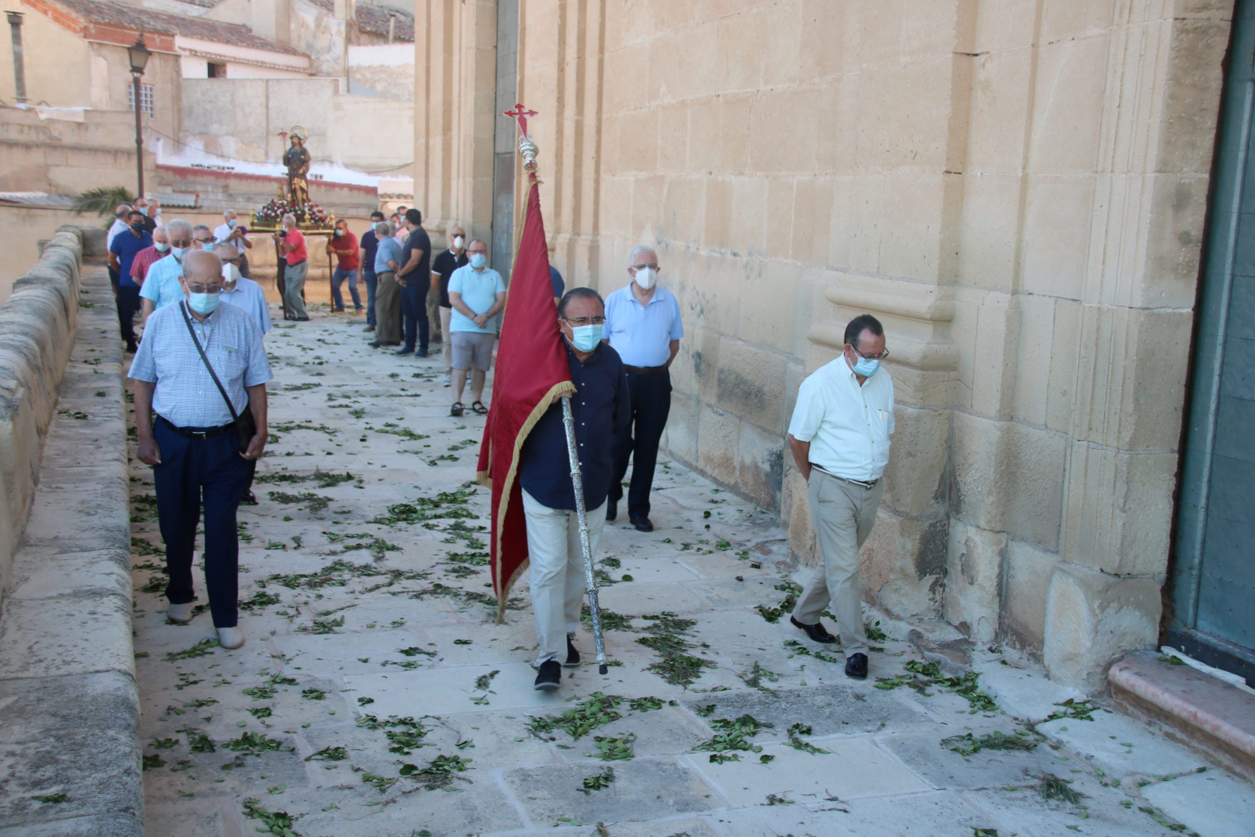 Con una procesión claustral Jumilla rinde culto a San Roque, el protector de la villa