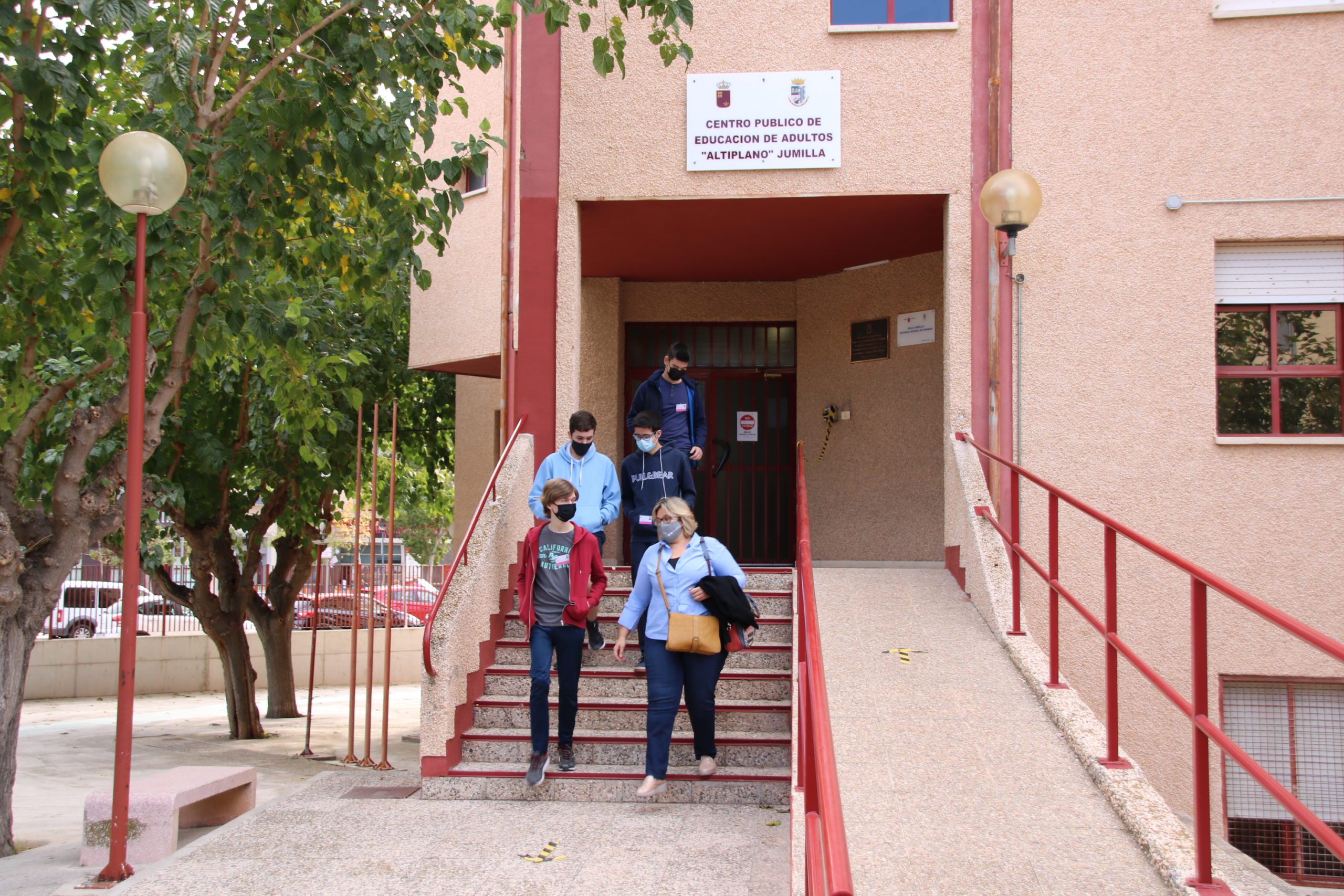 Una semana después continúa vacío de alumnos el edificio Príncipe Felipe