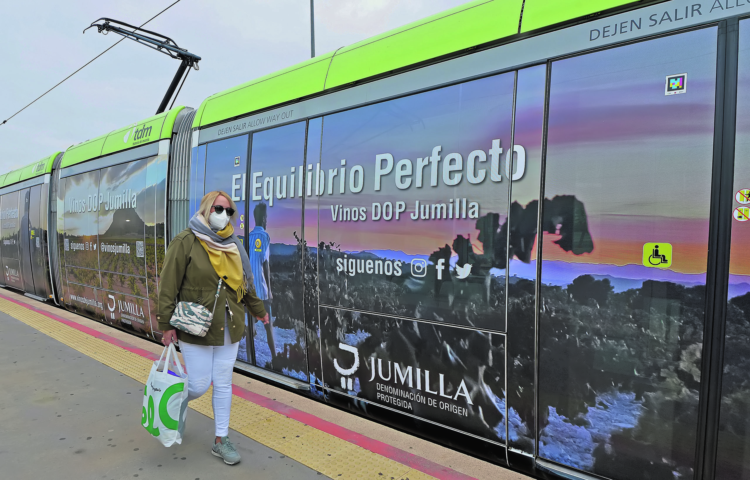 Los vinos de la DOP Jumilla se recorren Murcia en  tranvía