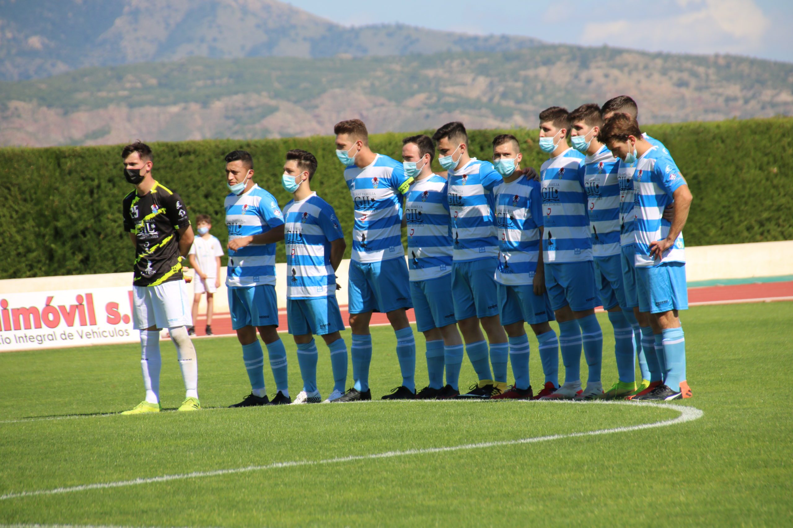 El Jumilla Atlético se despide de su afición con un festín y ya solo le queda una ‘final’