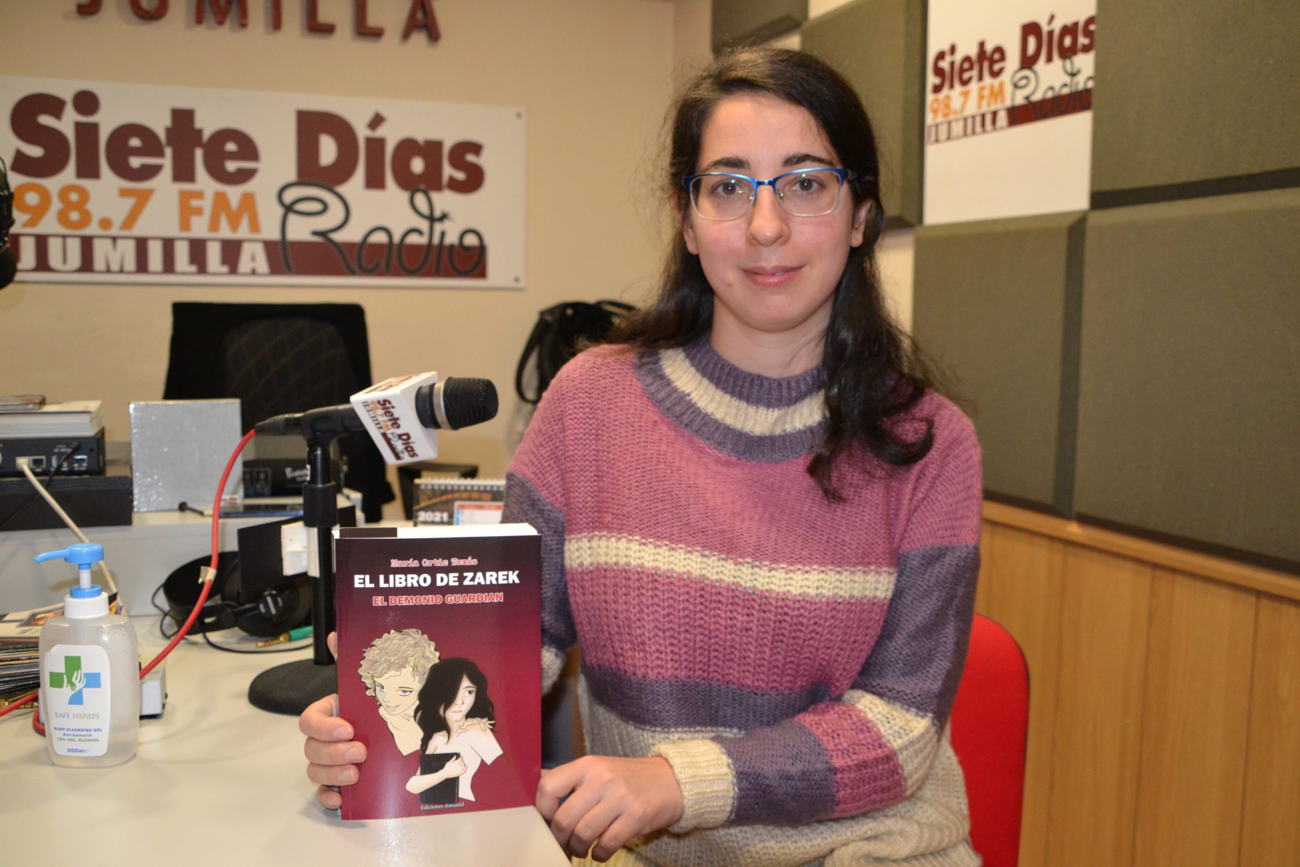 María Ortiz Tomás presenta “El libro de Zarek”, su primera obra literaria de género fantástico