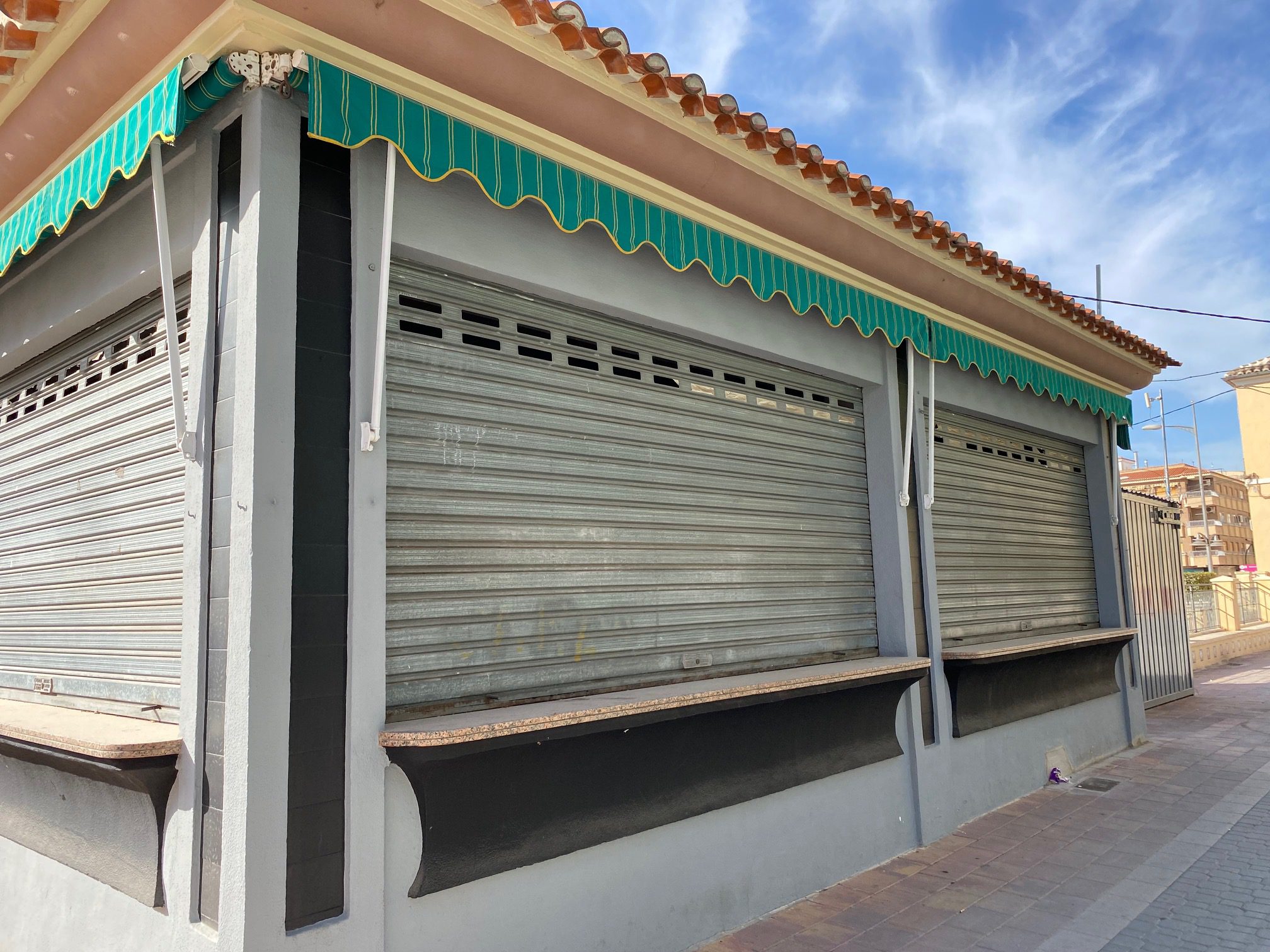 Se adjudica la cafetería del Centro Roque Baños y el quiosco del Jardín Rey D. Pedro, pero no hay propuesta para el quiosco del Polideportivo