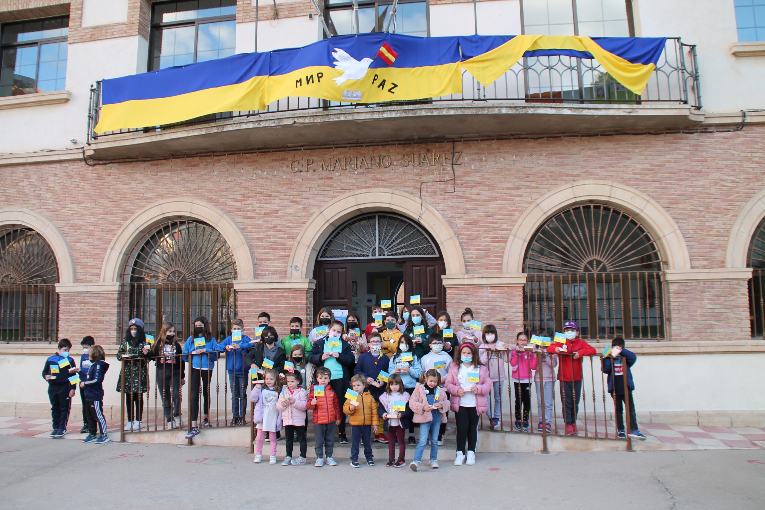 El colegio Mariano Suárez se suma a la solidaridad en favor de Ucrania y de la Paz