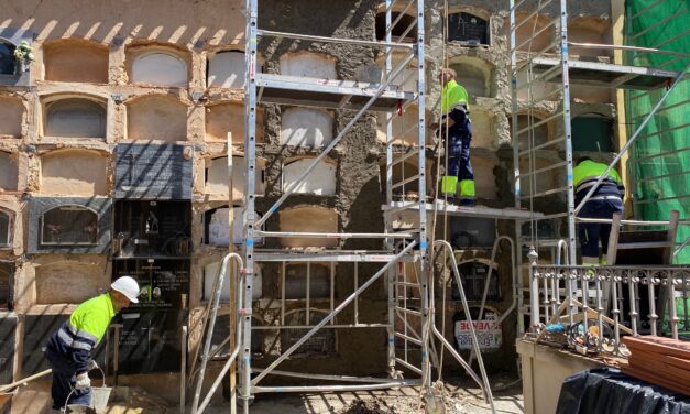 Continúa la rehabilitación de los nichos más antiguos del cementerio de Jumilla