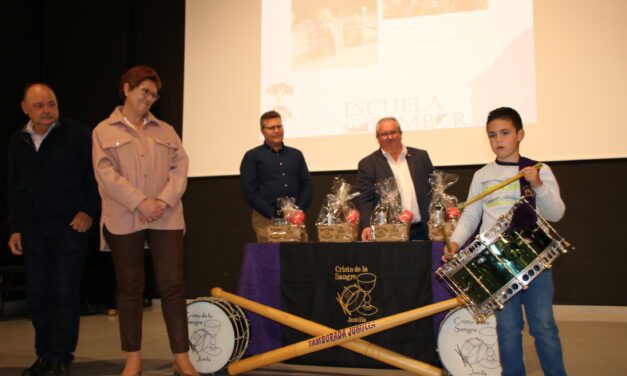Los alumnos de la Escuela del Tambor garantizan el futuro de la asociación