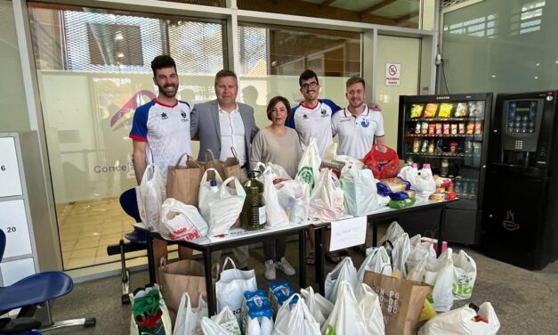 Los ‘Largos Solidarios’ recaudan 150 kilos de alimentos