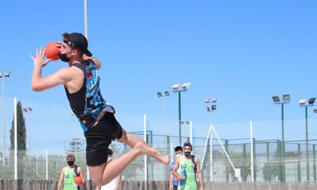 El jumillano Alberto López, convocado por la selección española de balonmano playa