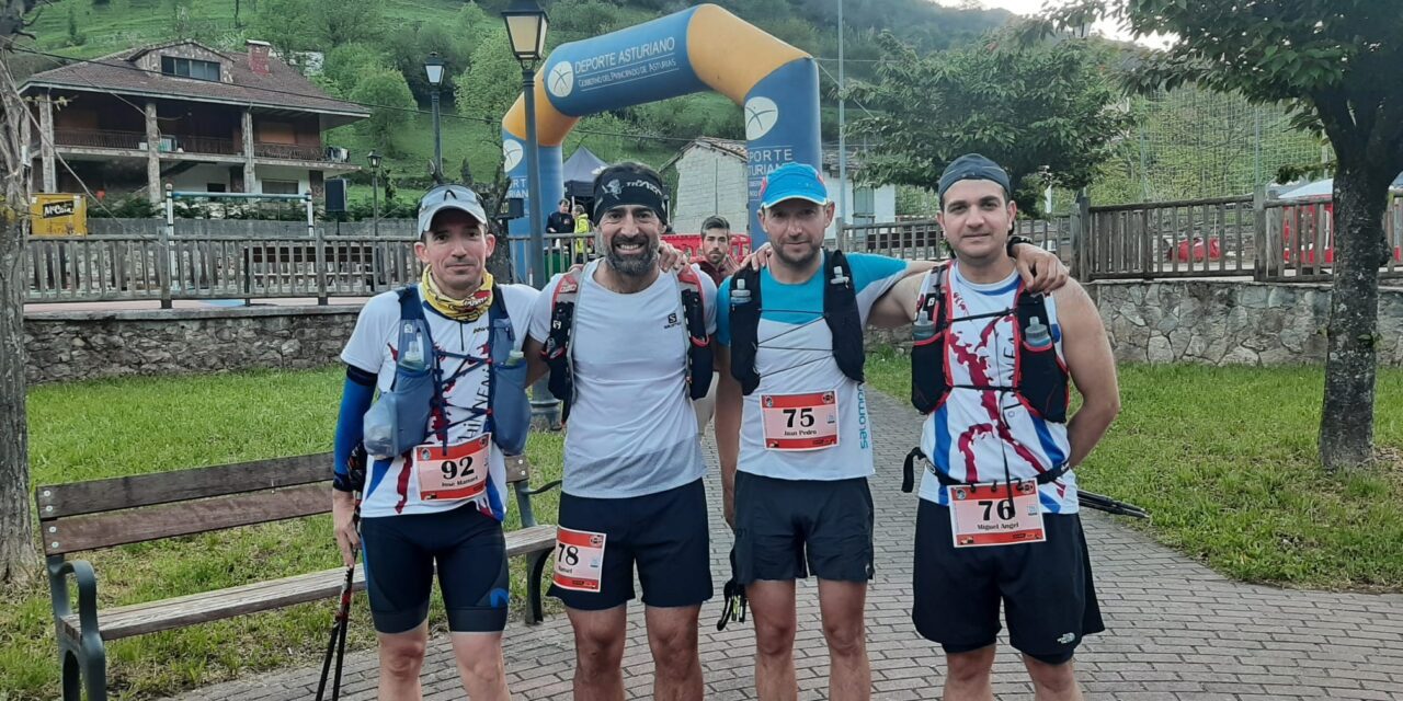 Cuatro miembros del Hinneni Trail disfrutan del Alto Aller de Asturias