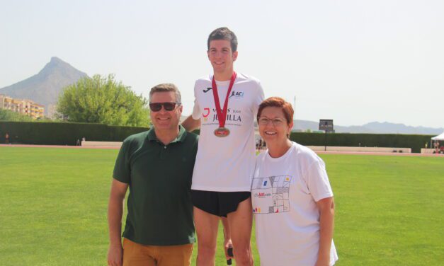 Mario Monreal, campeón regional en la prueba de 1.500 metros lisos