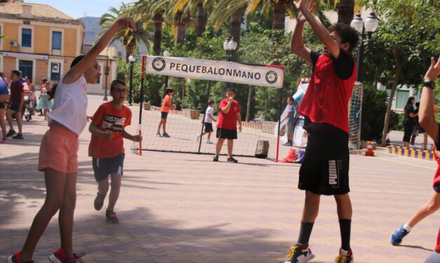 El Peque Balonmano reunió a 375 niños y niñas que disfrutaron de este deporte