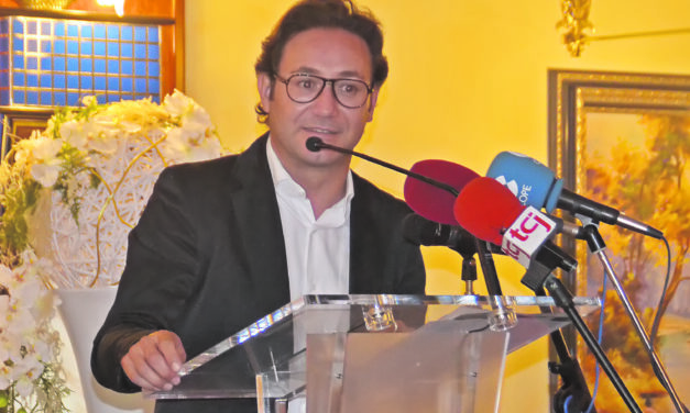 Carlos Santos pregonará en el Teatro Vico la 49 Fiesta de la Vendimia de la Federación de Peñas