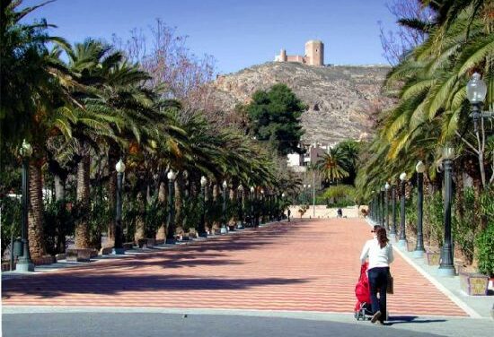 Las peñas y colectivos festeros podrán instalarse en el Paseo y para ello deberán solicitar el uso de carpas y espacios