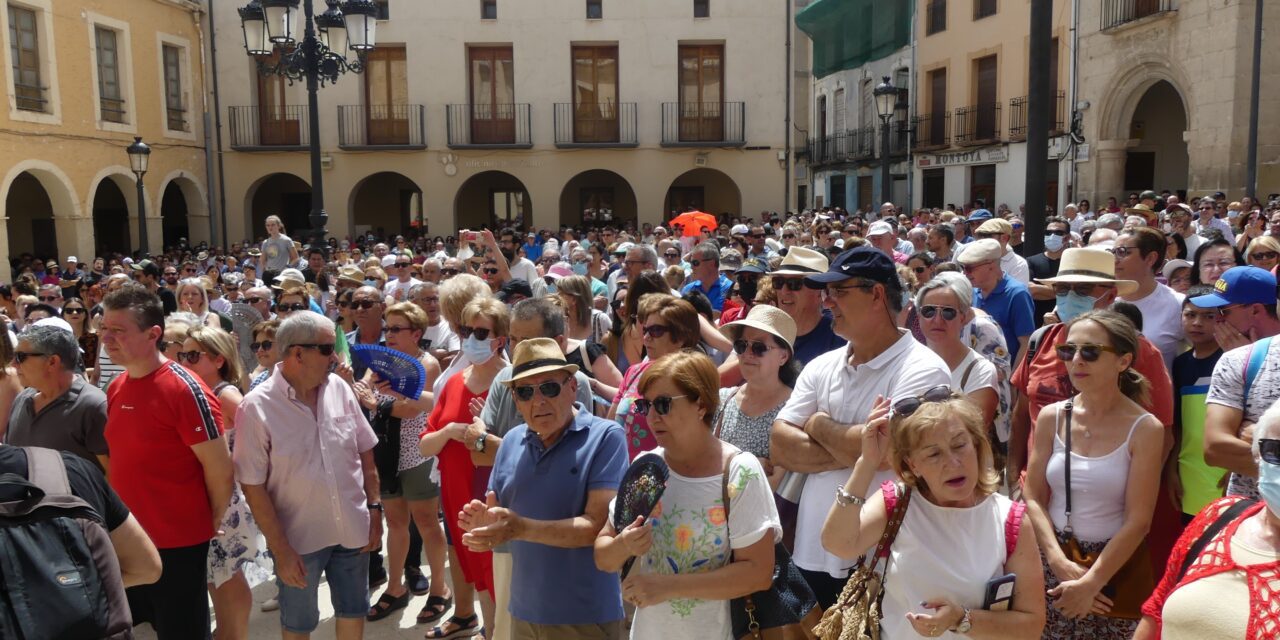 Miles de vecinos exigen en Yecla que se ponga fin al “declive” del hospital comarcal Virgen del Castillo