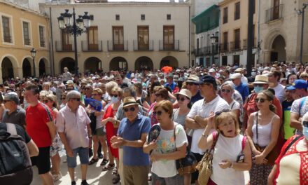 Miles de vecinos exigen en Yecla que se ponga fin al “declive” del hospital comarcal Virgen del Castillo