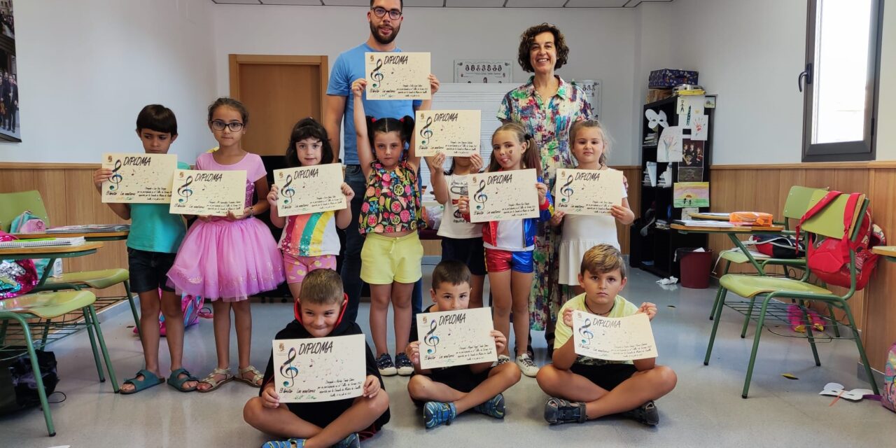 La Escuela de Música entrega los diplomas de su curso de verano